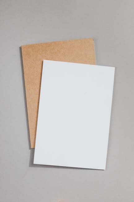 Colecție de trabucuri aliniate într-un humidor de lemn nobil